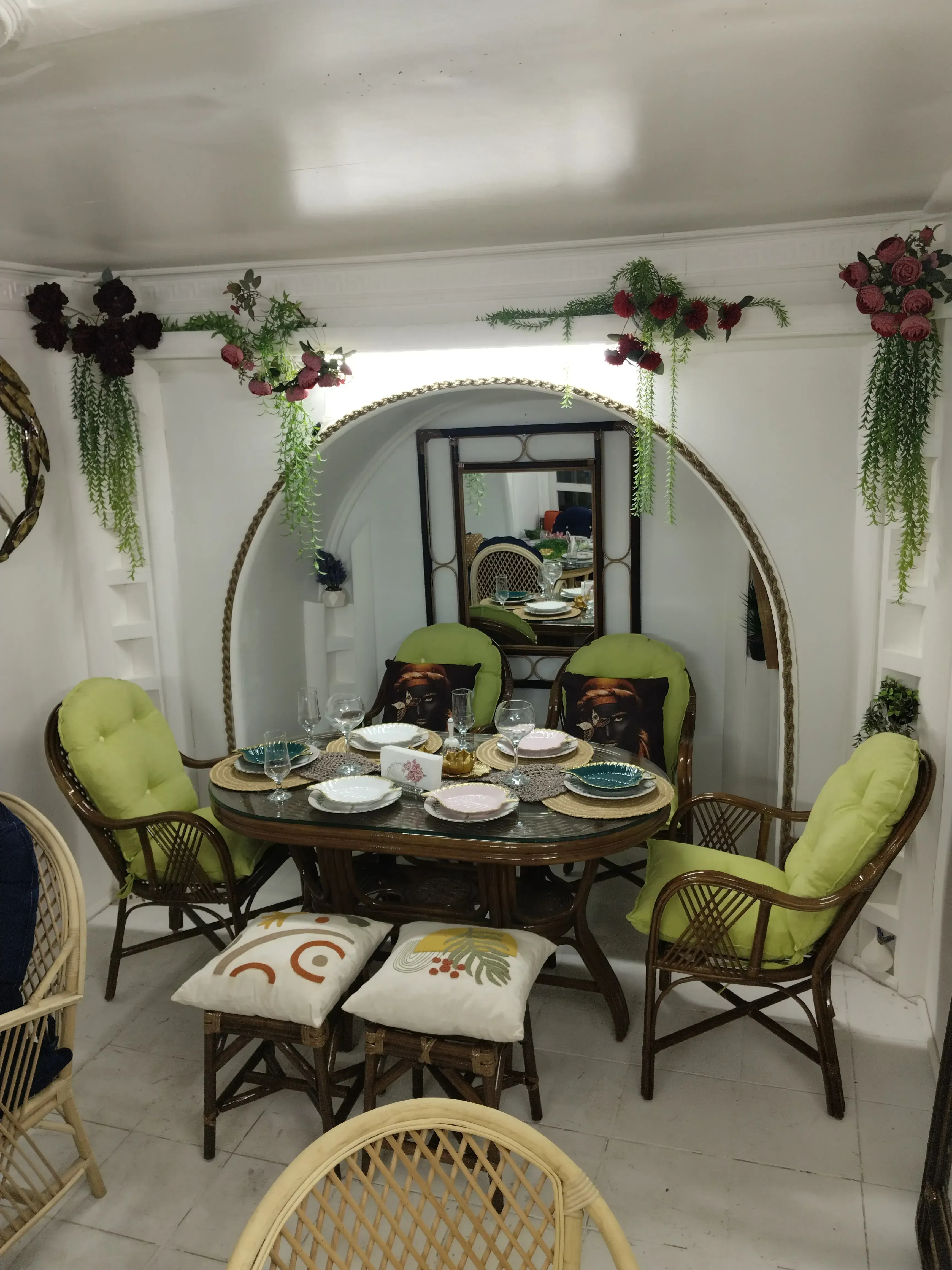 Kocaeli 4 adet.Monica bambu sandalye ceviz rengi, cam balkon teras