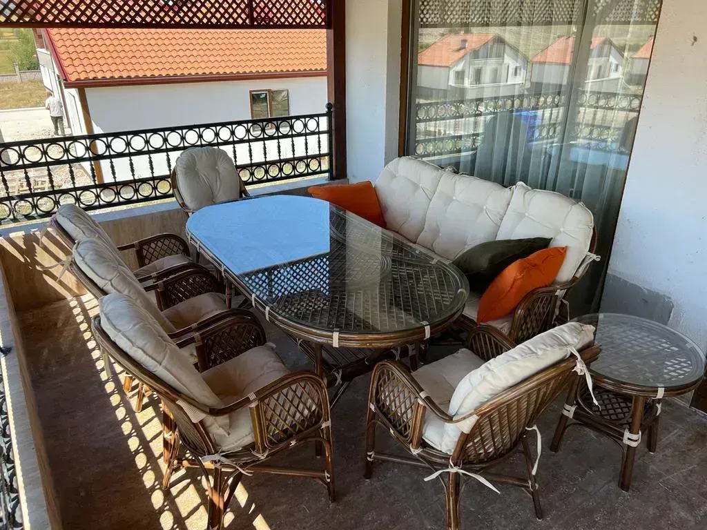İzmir Bambu Balkon Bahçe Ajurlu Ramona Takımı  Ceviz 8 Kişilik